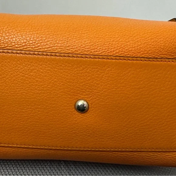 Authentic GUCCI Pebbled Calfskin Small Soho Top Handle Bag Curcuma- preowned - Picture 7 of 16